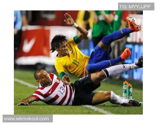 模仿足球球星经典飞铲动作的球员是谁 他是否能复制传奇瞬间