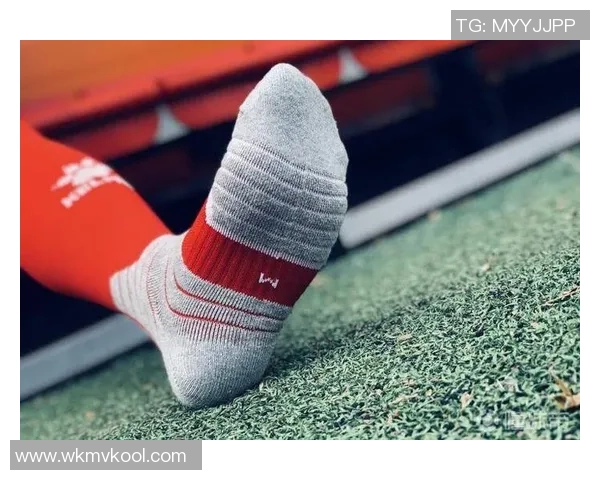 球星偏爱穿的足球袜背后究竟有哪些秘密和科技成分解析