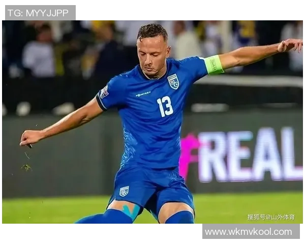 足球球星专属训练服细节解析 展现运动风采与品牌魅力